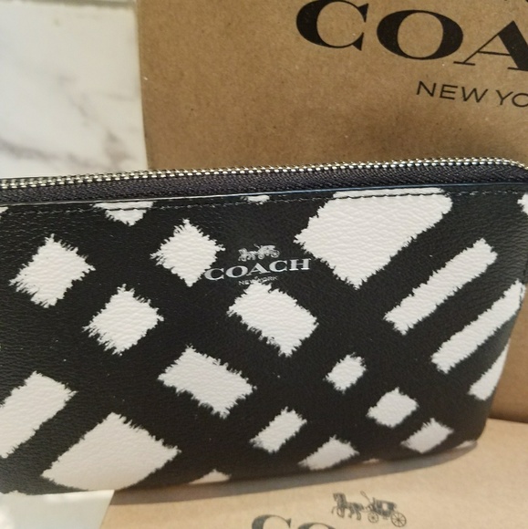 *SOLD OUT* COACH Plaid Mini-Wristlet - Picture 2 of 4